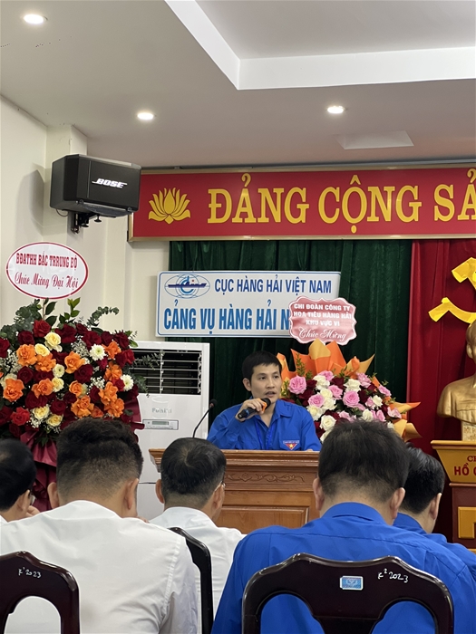 Đ/c Phan Đăng Thanh-Bí thư Chi đoàn- báo cáo tổng kết phong trào đoàn và công tác thanh niên nhiệm kỳ 2024-2027